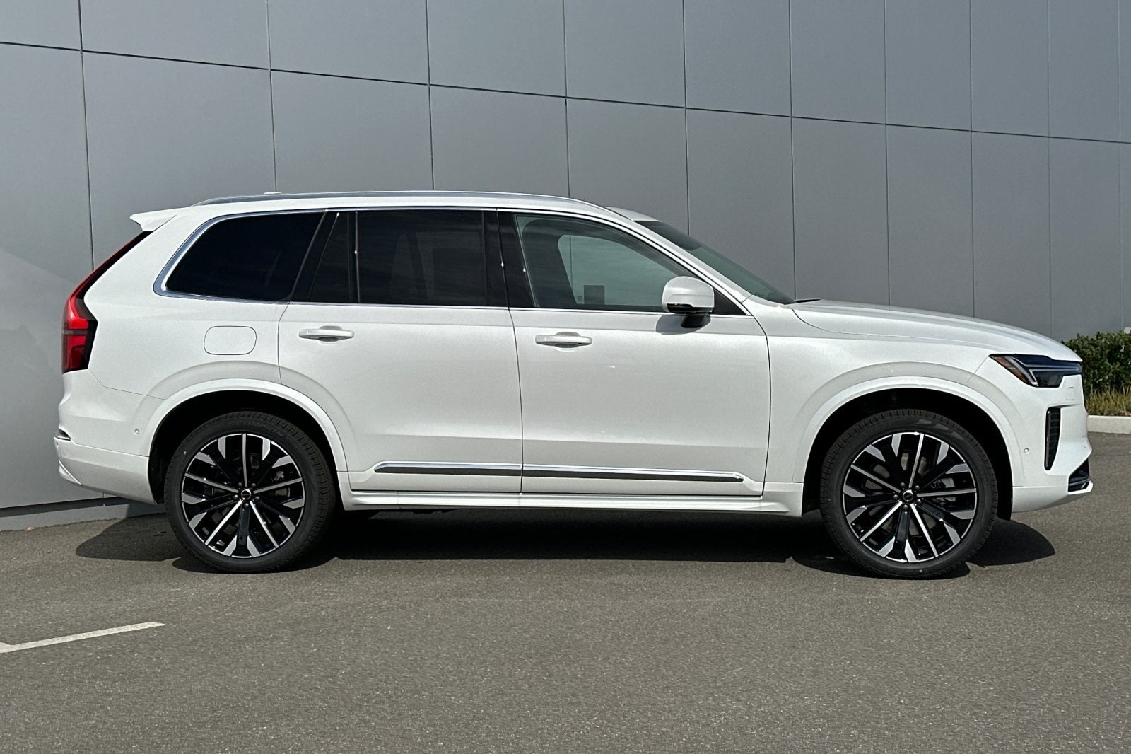 2025 Volvo XC90 Plug-In Hybrid T8 Plus 7 Passenger 2025.5