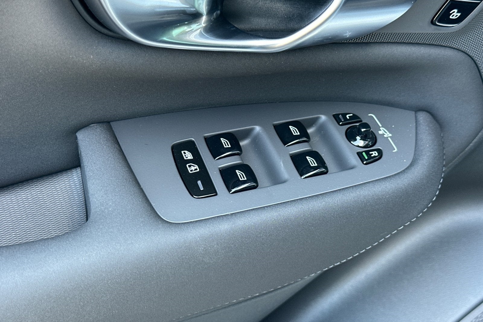 2025 Volvo XC90 Plug-In Hybrid T8 Plus 7 Passenger 2025.5