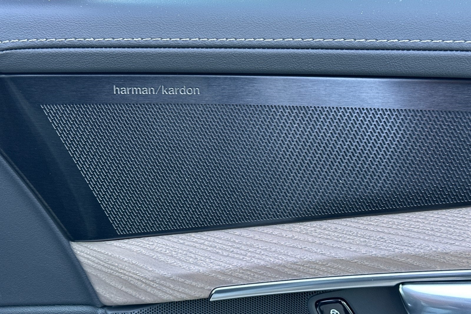 2025 Volvo XC90 Plug-In Hybrid T8 Plus 7 Passenger 2025.5