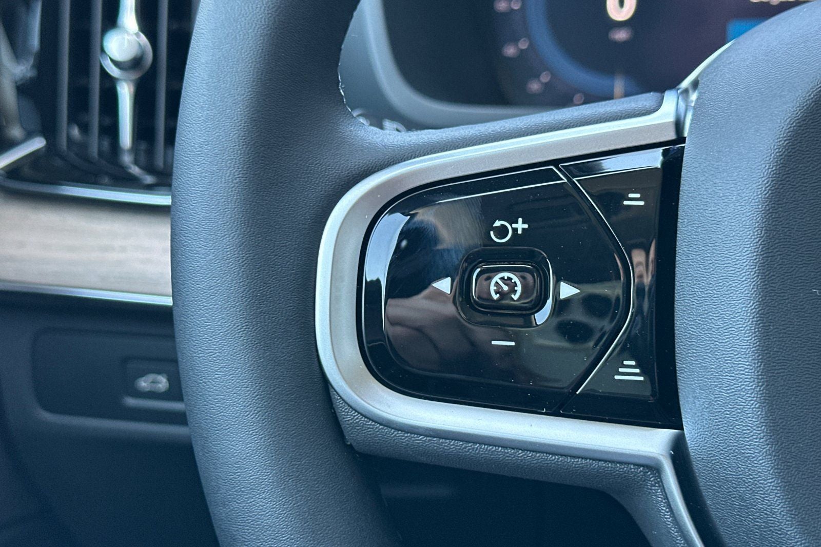 2025 Volvo XC90 Plug-In Hybrid T8 Plus 7 Passenger 2025.5