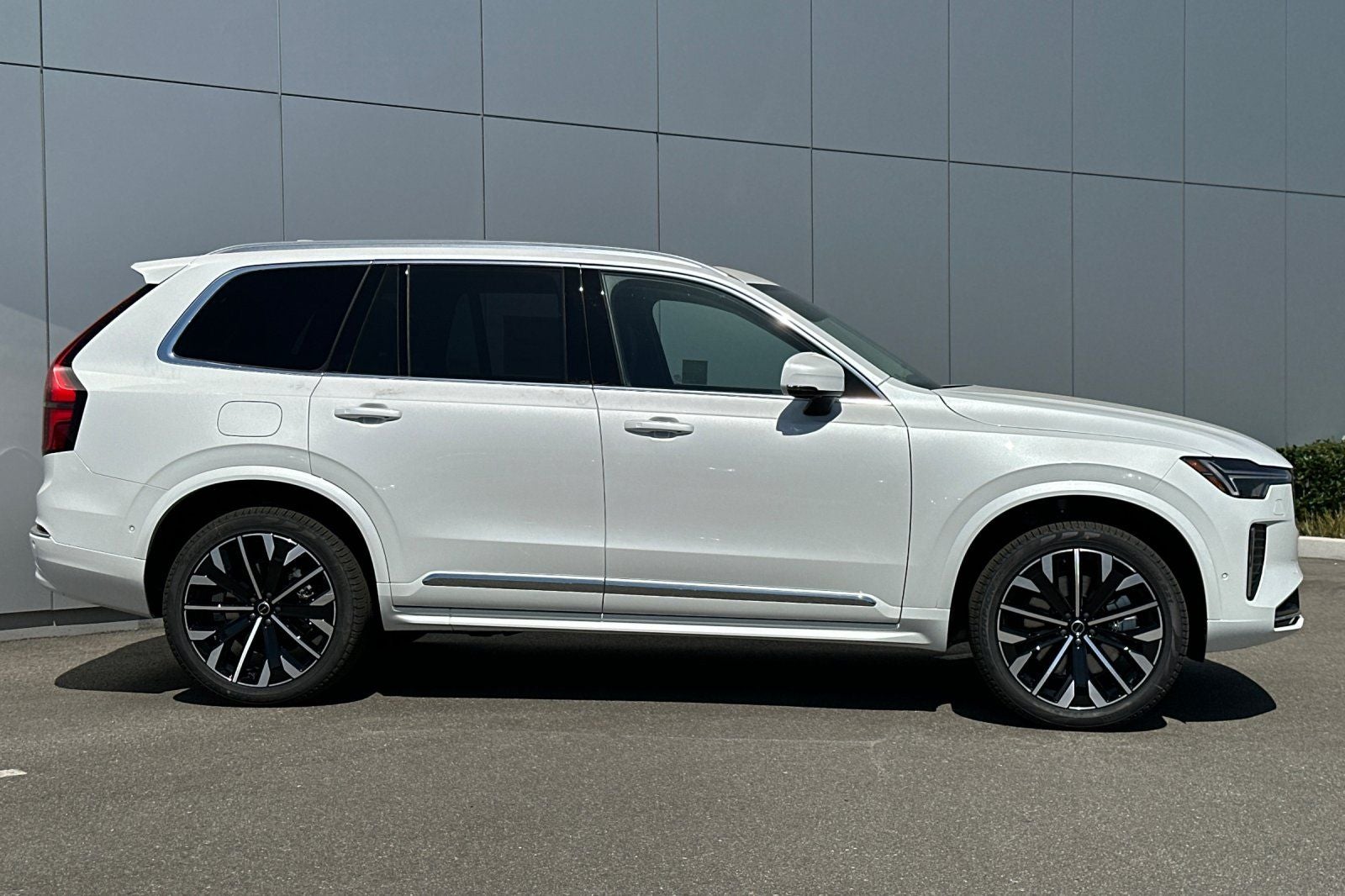 2025 Volvo XC90 Plug-In Hybrid T8 Plus 7 Passenger 2025.5