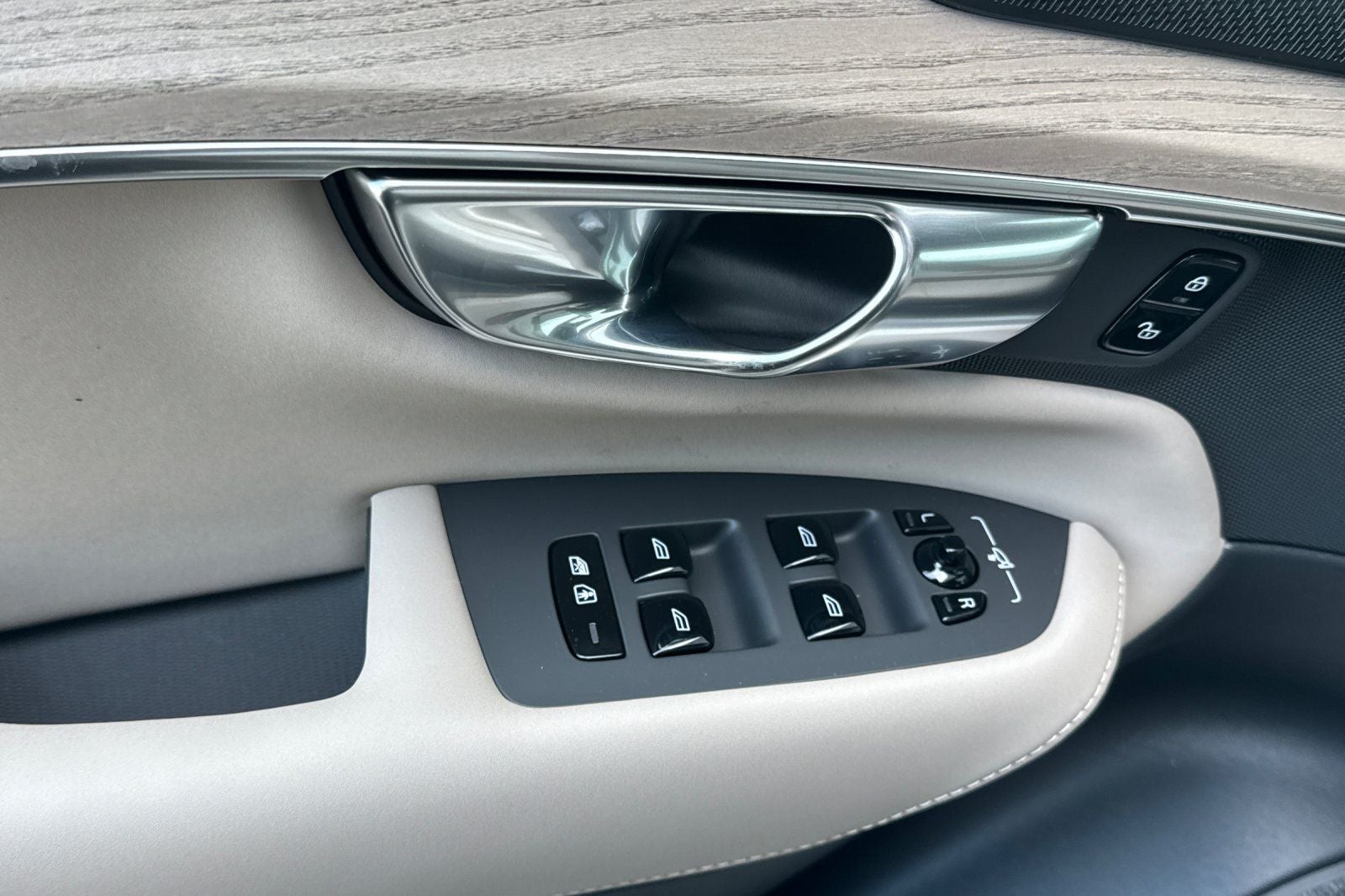 2026 Volvo XC90 Plug-In Hybrid T8 Plus 7 Passenger