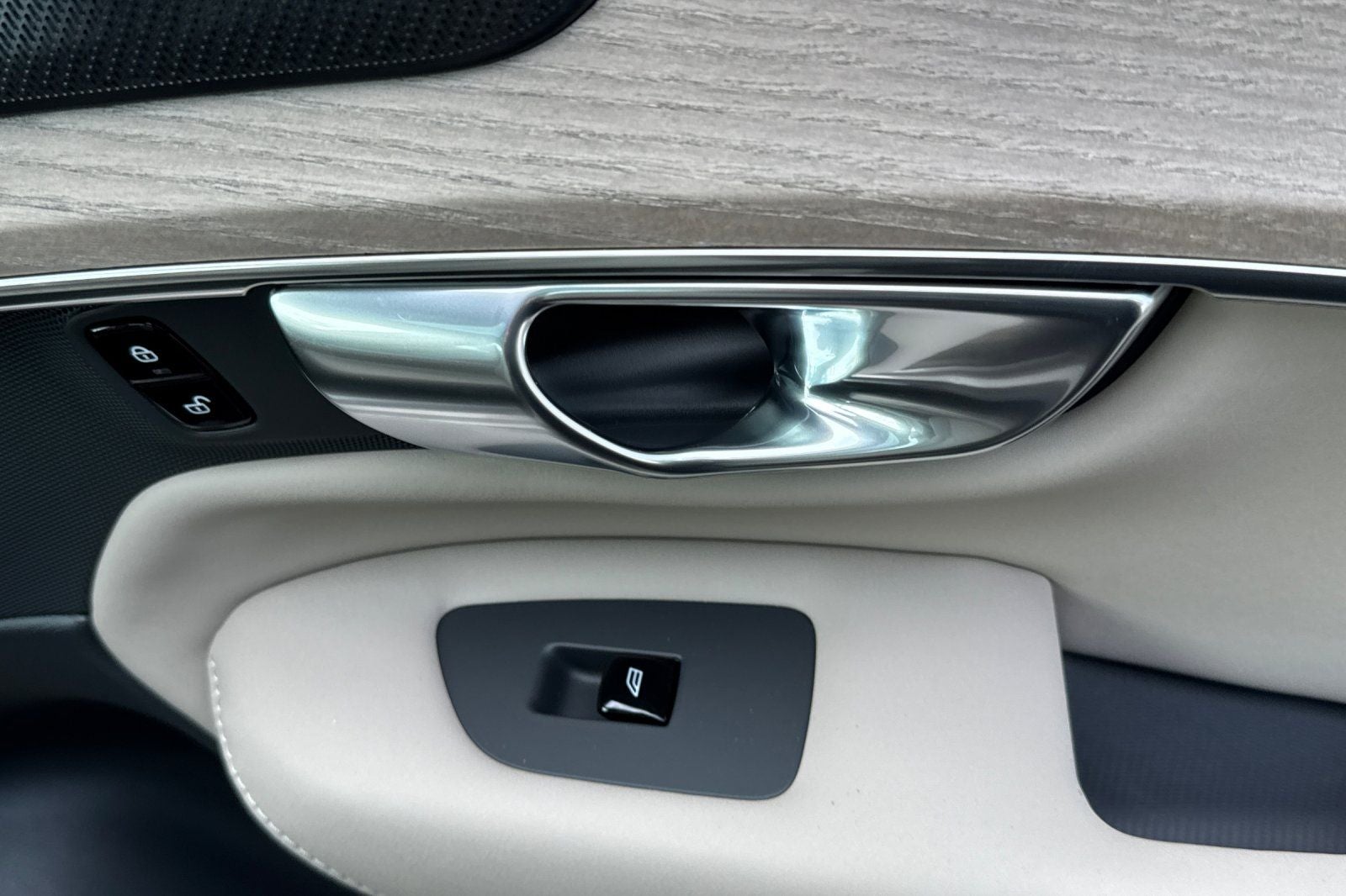 2026 Volvo XC90 Plug-In Hybrid T8 Plus 7 Passenger