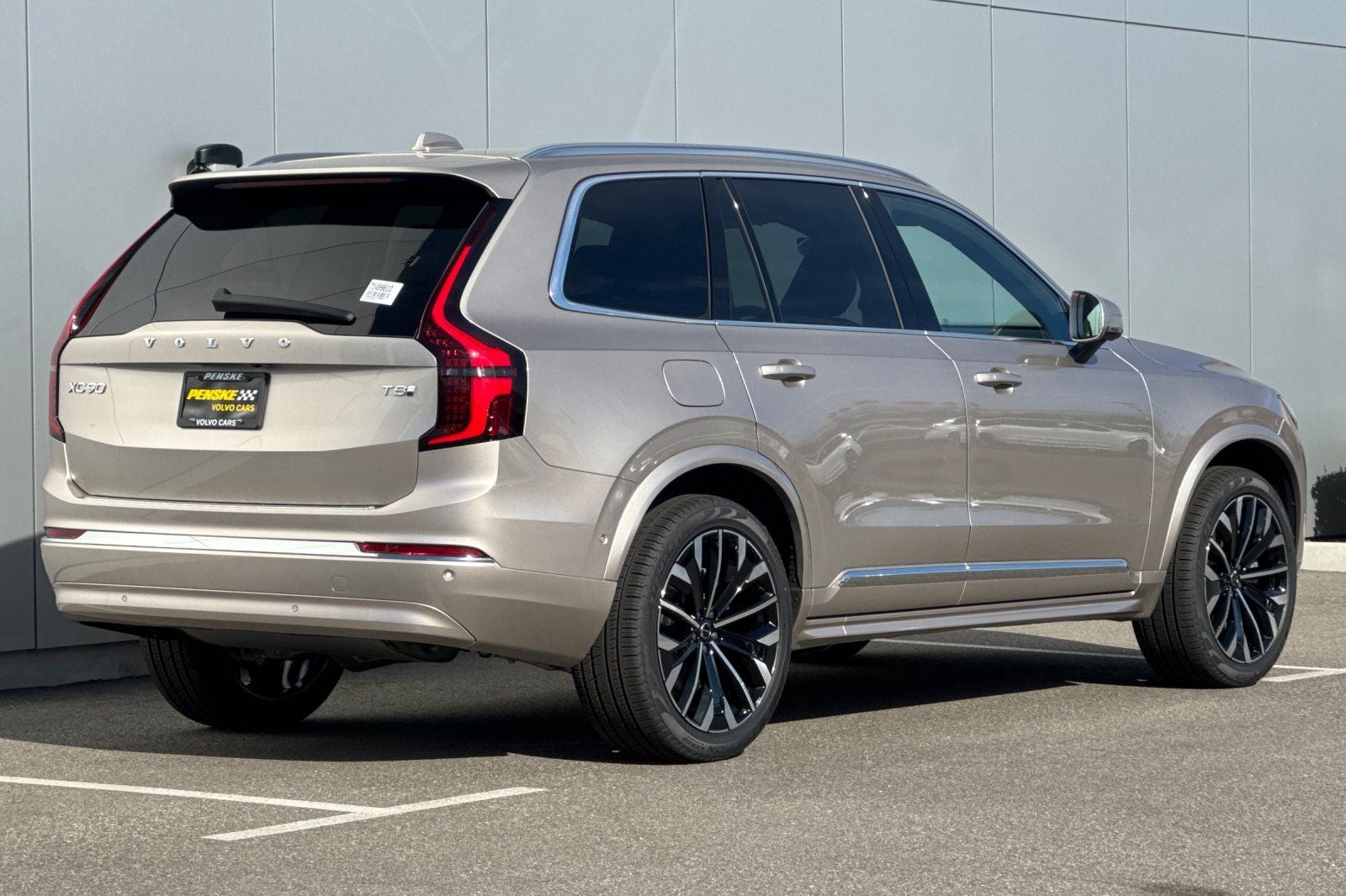 2026 Volvo XC90 Plug-In Hybrid T8 Plus 7 Passenger