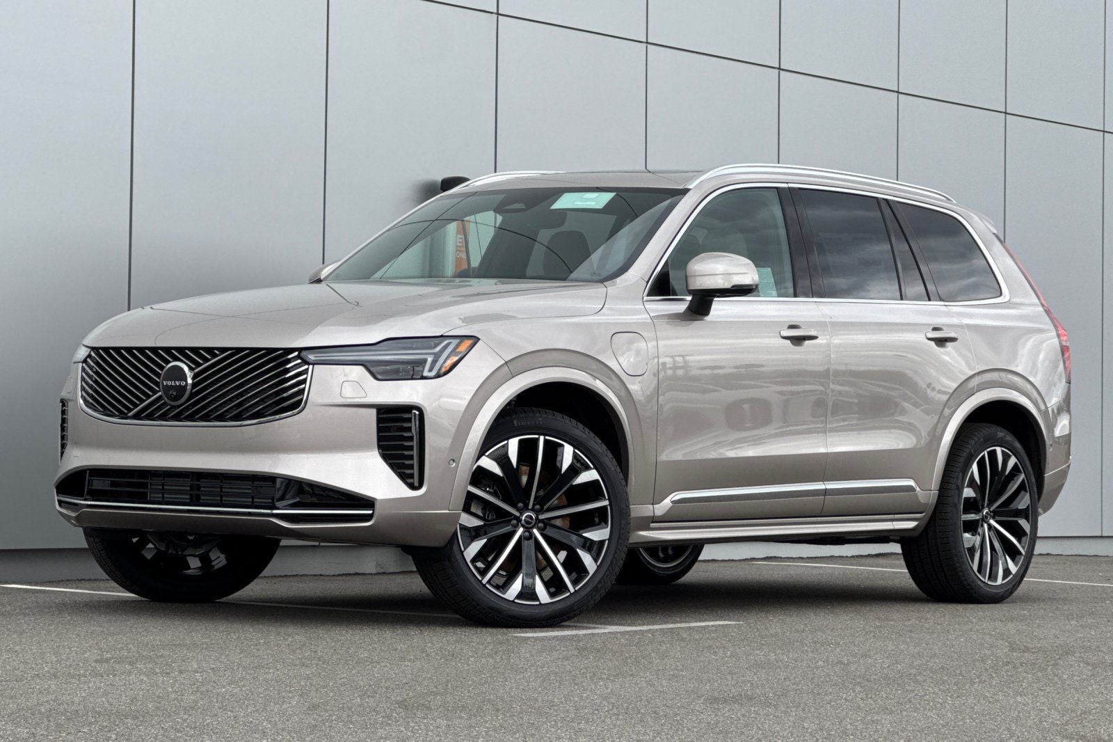 2026 Volvo XC90 Plug-In Hybrid T8 Plus 7 Passenger