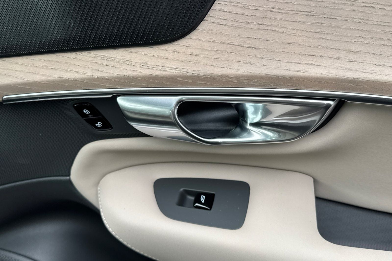 2026 Volvo XC90 Plug-In Hybrid T8 Plus 7 Passenger