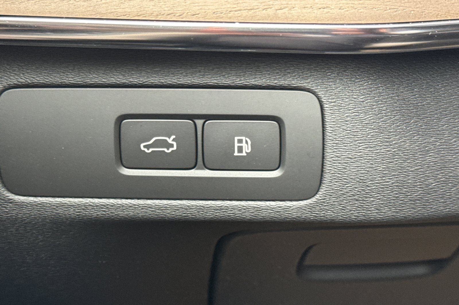 2026 Volvo XC90 Plug-In Hybrid T8 Plus 7 Passenger