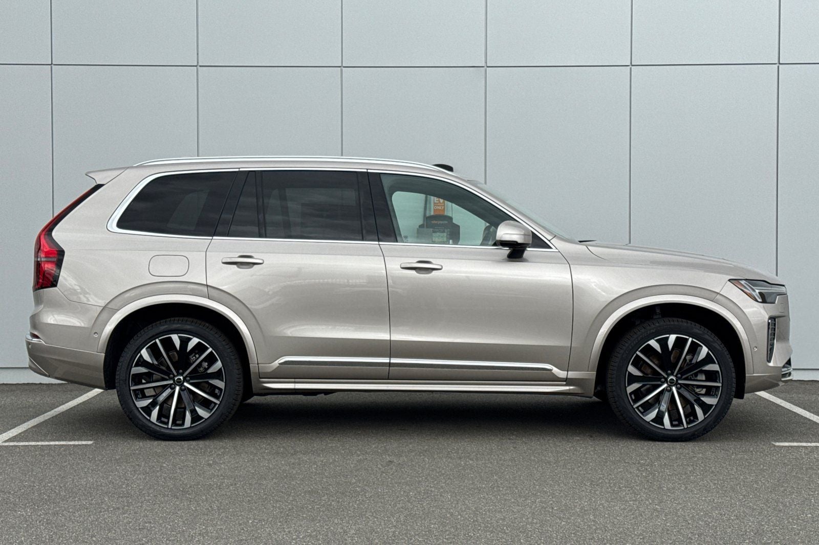 2026 Volvo XC90 Plug-In Hybrid T8 Plus 7 Passenger