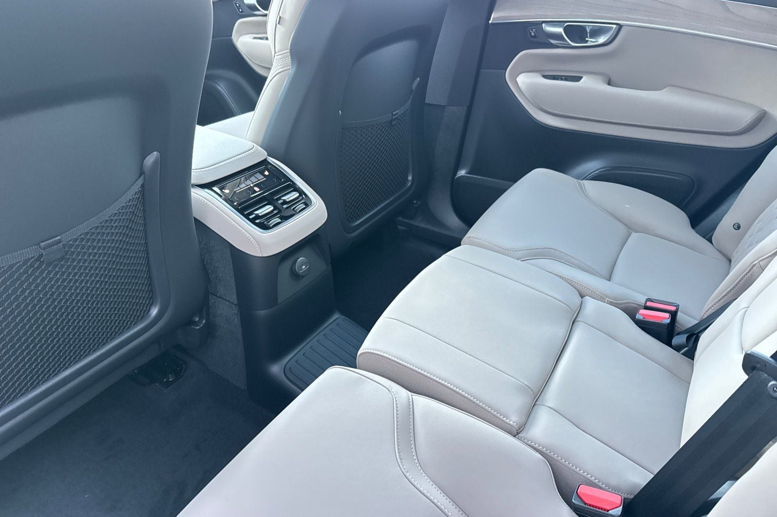 2026 Volvo XC90 Plug-In Hybrid T8 Plus 7 Passenger