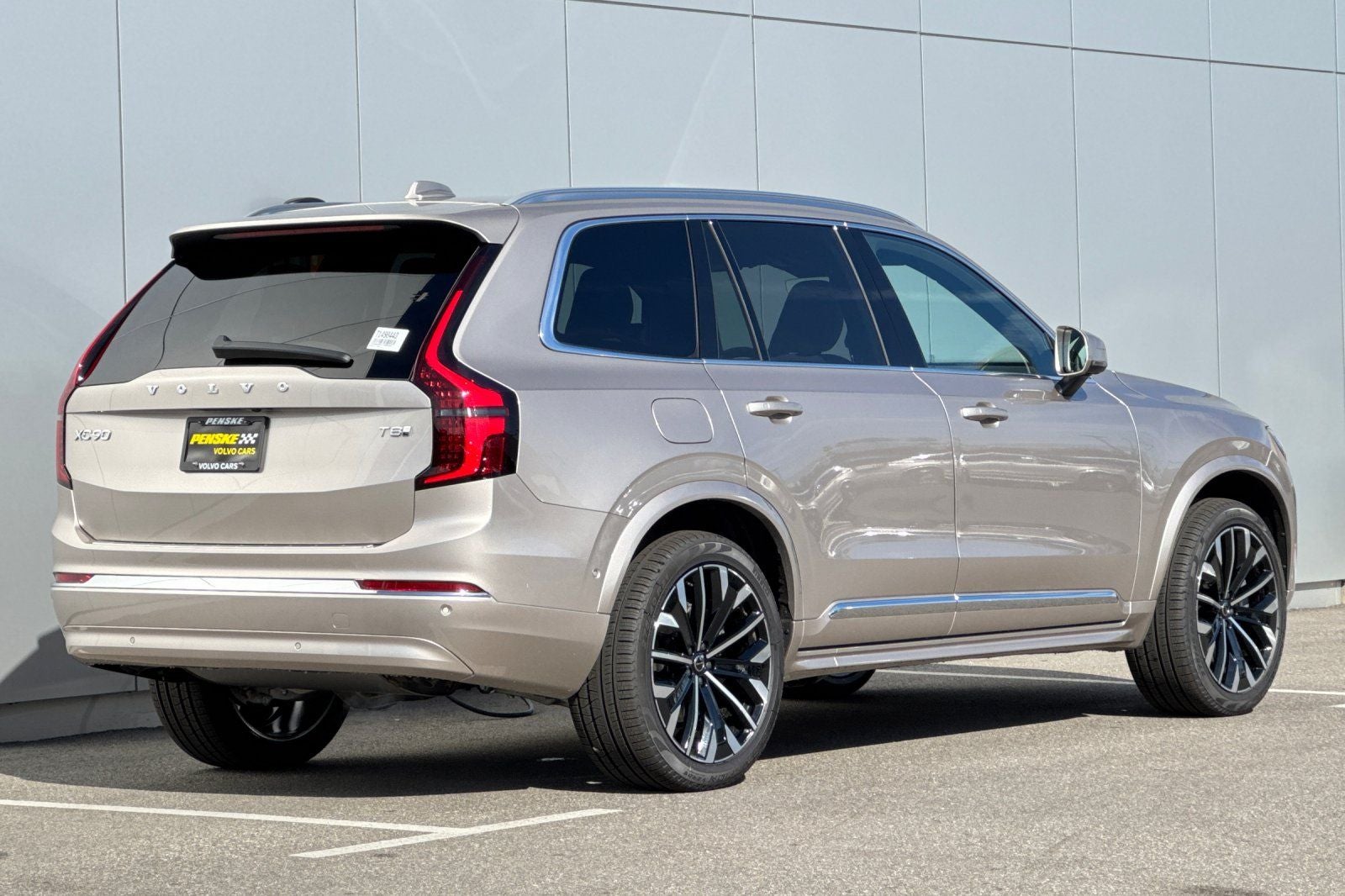 2026 Volvo XC90 Plug-In Hybrid T8 Plus 7 Passenger