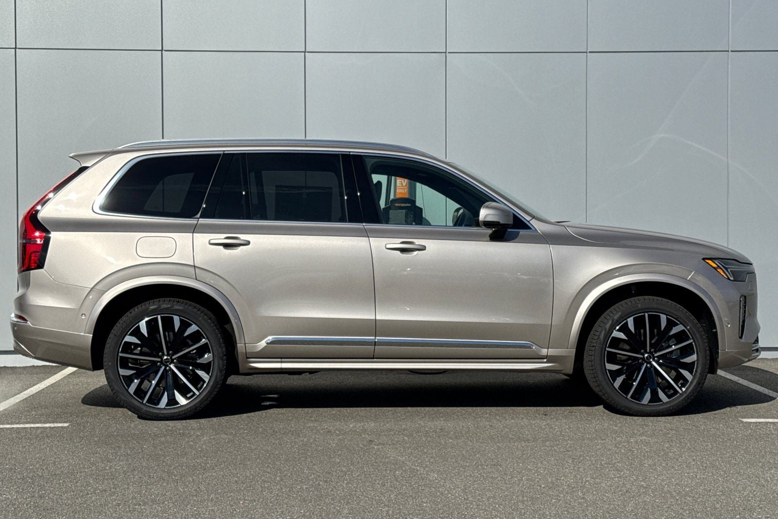 2026 Volvo XC90 Plug-In Hybrid T8 Plus 7 Passenger
