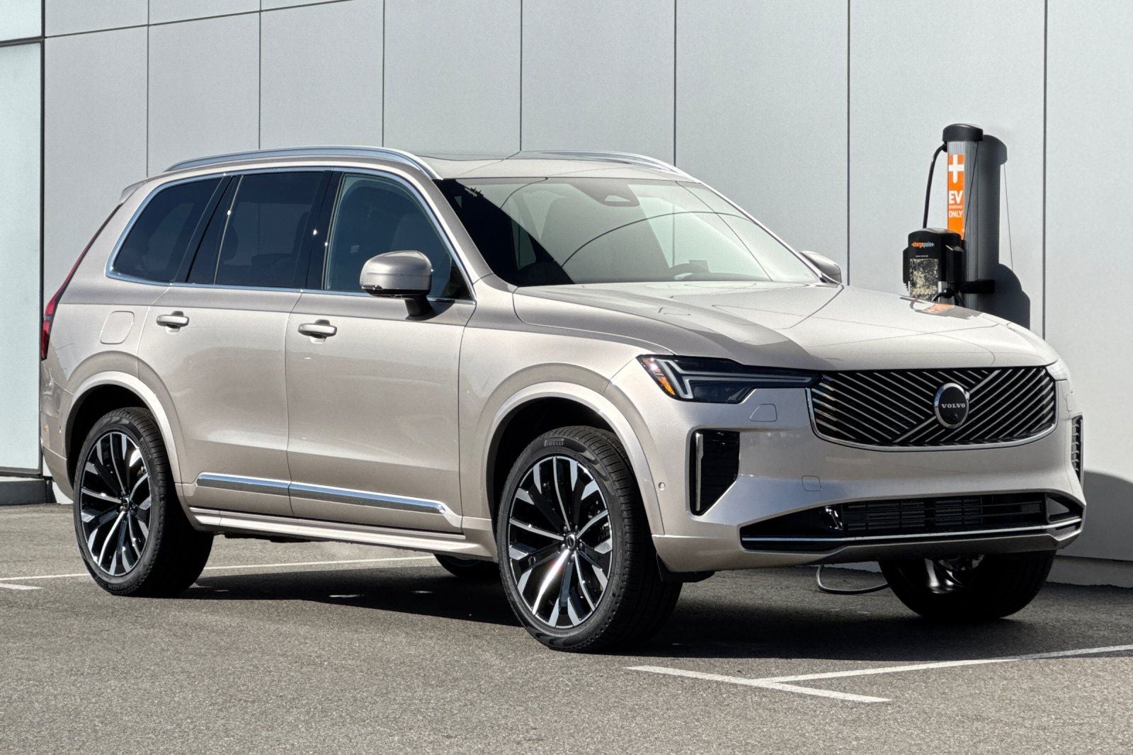 2026 Volvo XC90 Plug-In Hybrid T8 Plus 7 Passenger