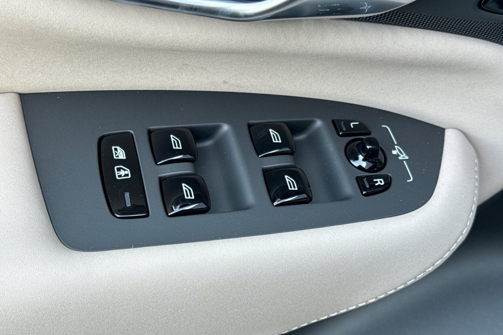 2026 Volvo XC90 Plug-In Hybrid T8 Plus 7 Passenger