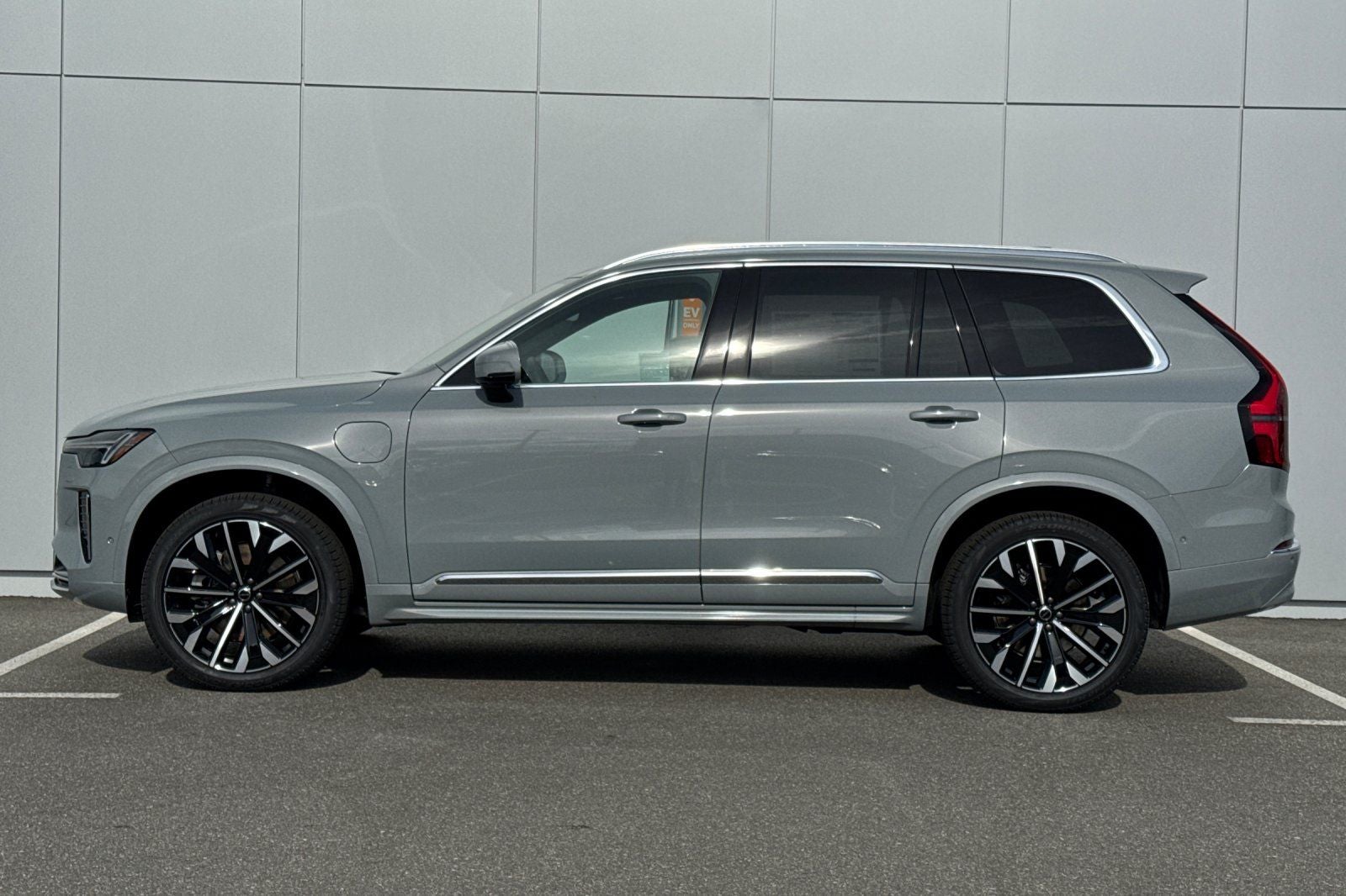 2026 Volvo XC90 Plug-In Hybrid T8 Plus 7 Passenger
