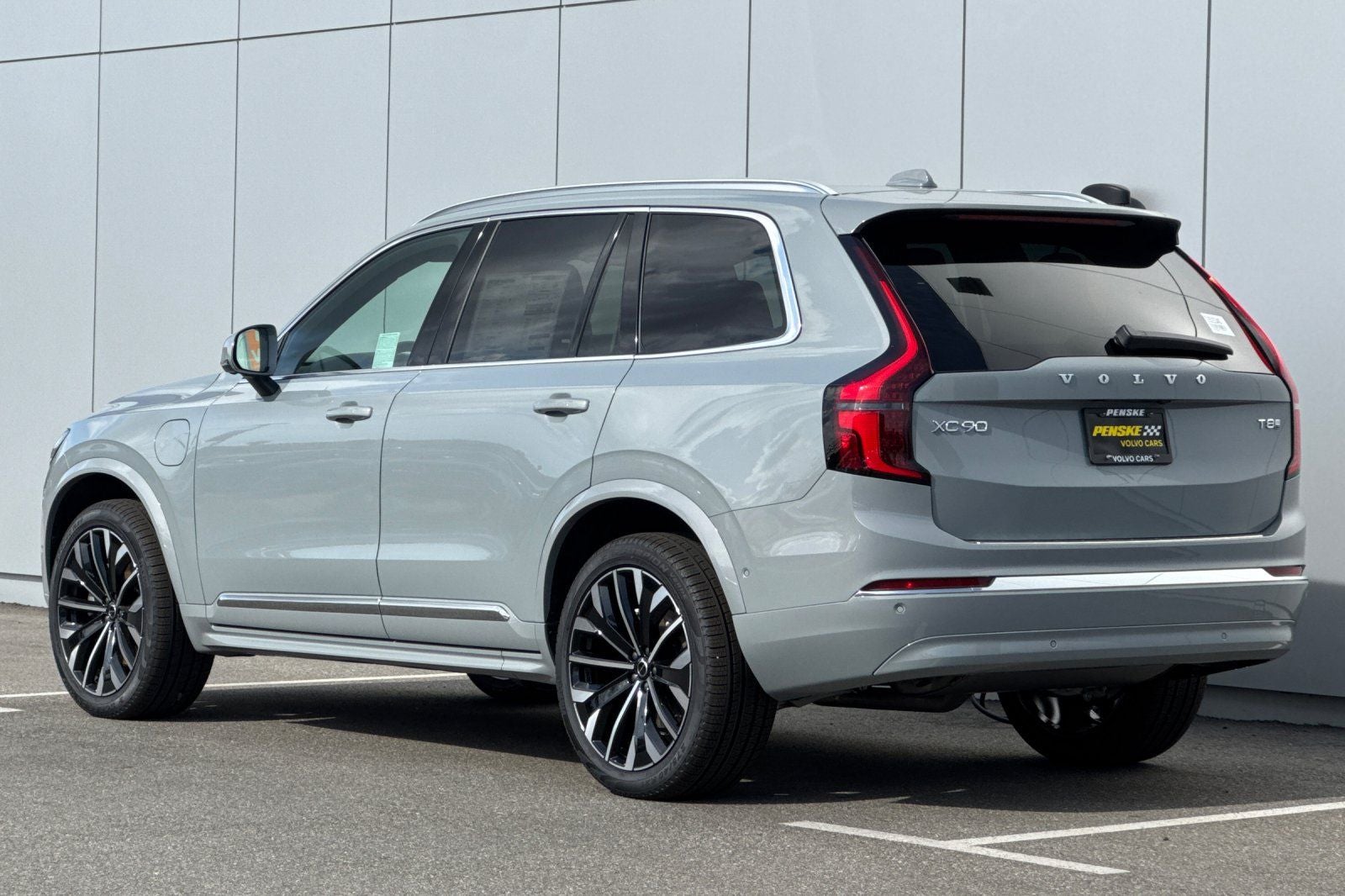 2026 Volvo XC90 Plug-In Hybrid T8 Plus 7 Passenger