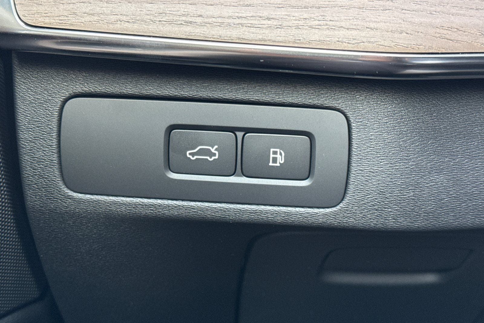 2026 Volvo XC90 Plug-In Hybrid T8 Plus 7 Passenger