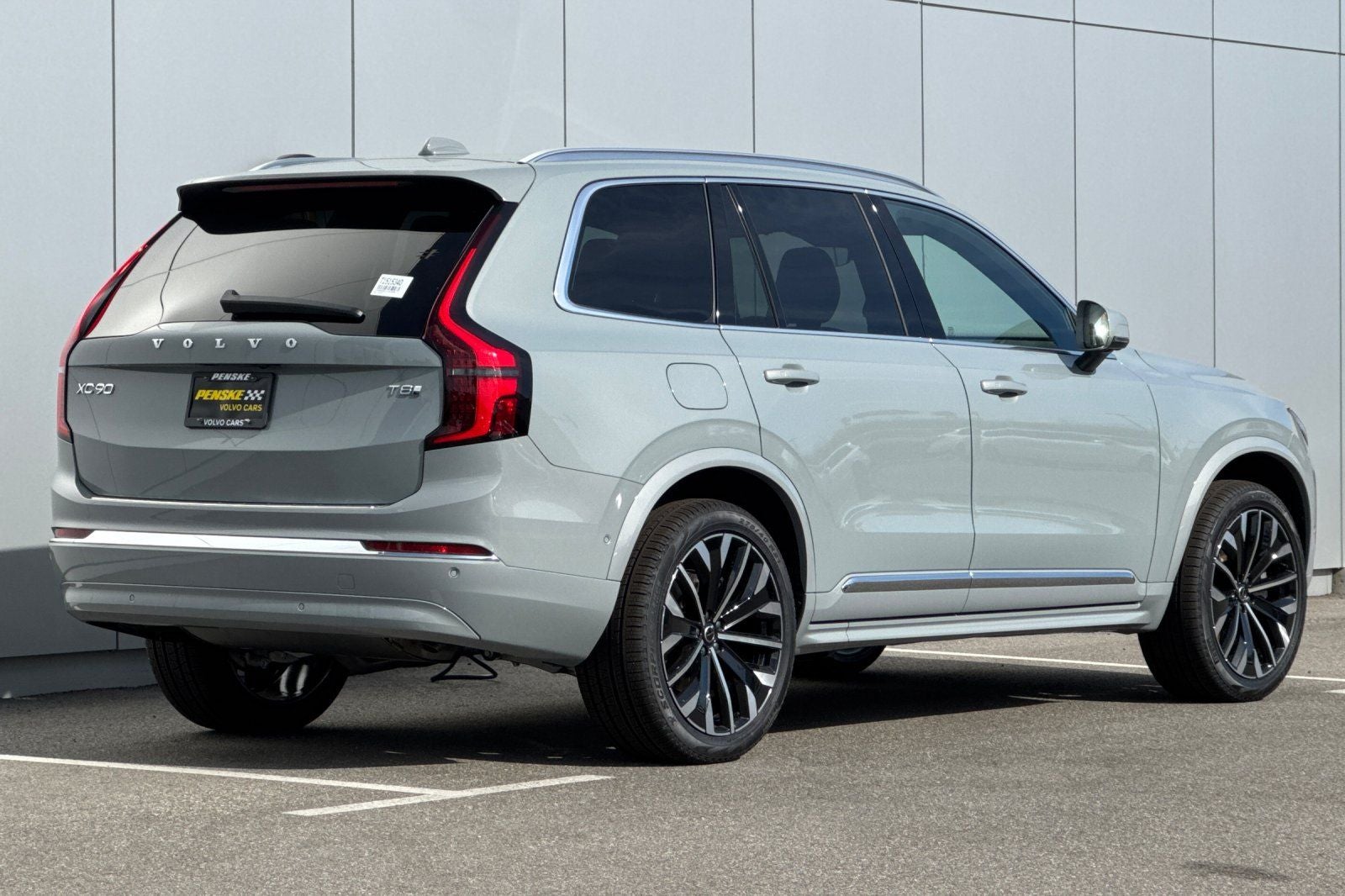 2026 Volvo XC90 Plug-In Hybrid T8 Plus 7 Passenger