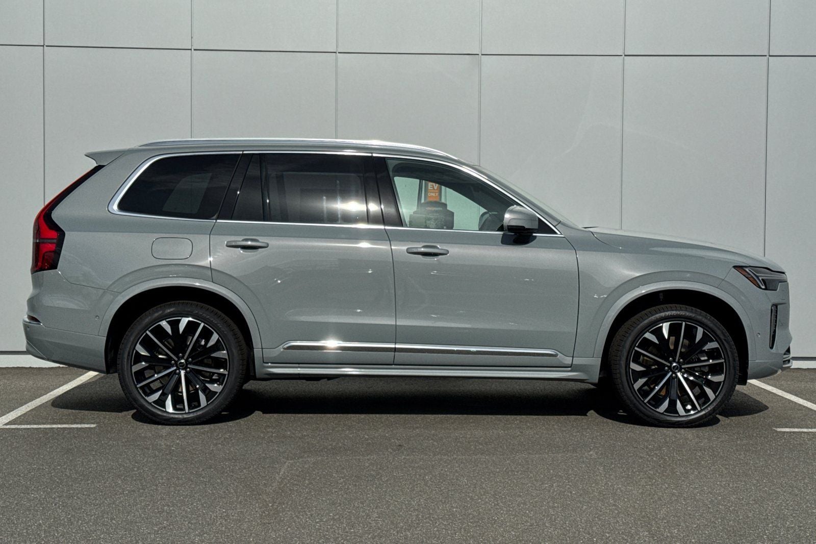 2026 Volvo XC90 Plug-In Hybrid T8 Plus 7 Passenger