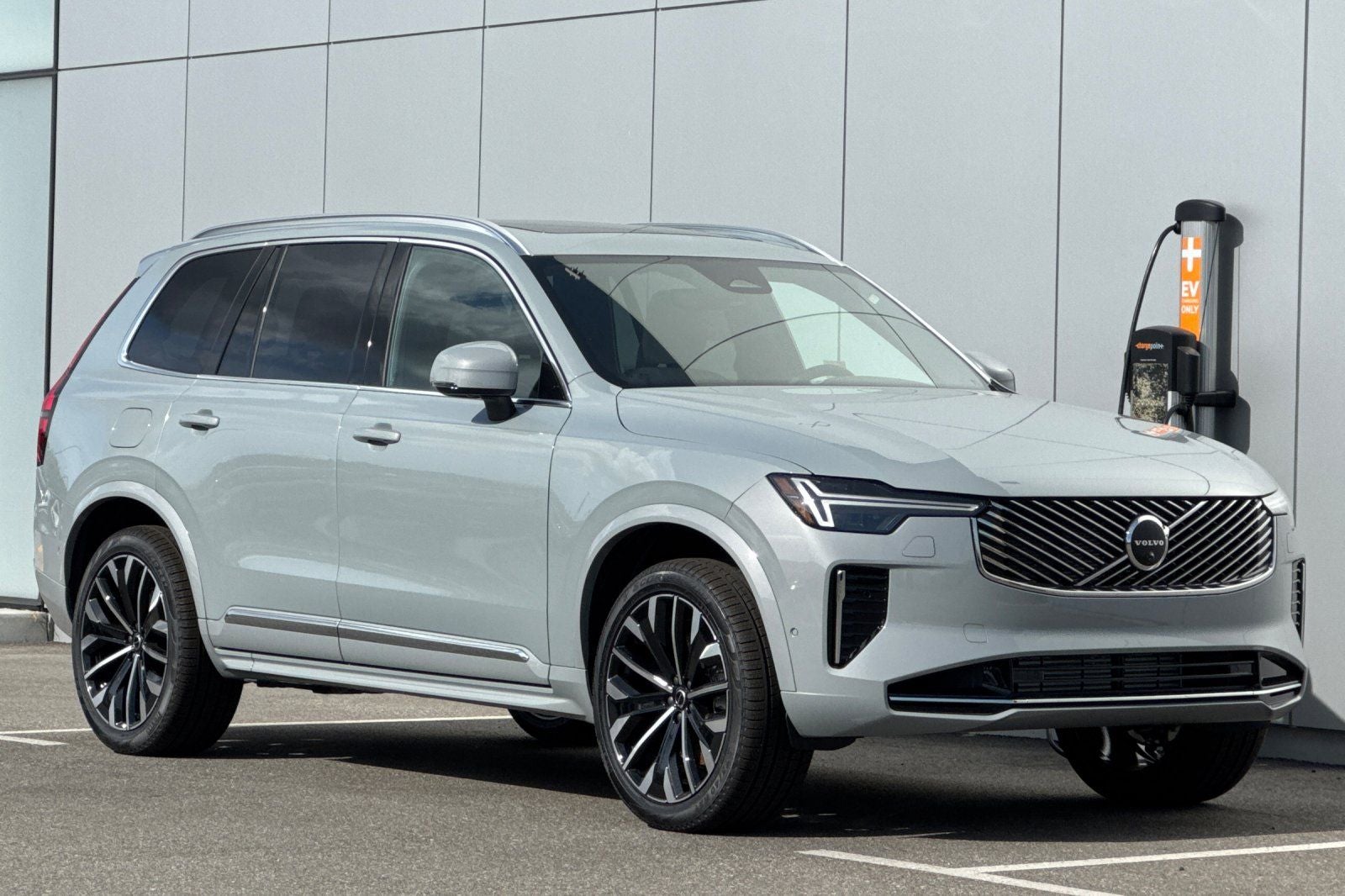 2026 Volvo XC90 Plug-In Hybrid T8 Plus 7 Passenger