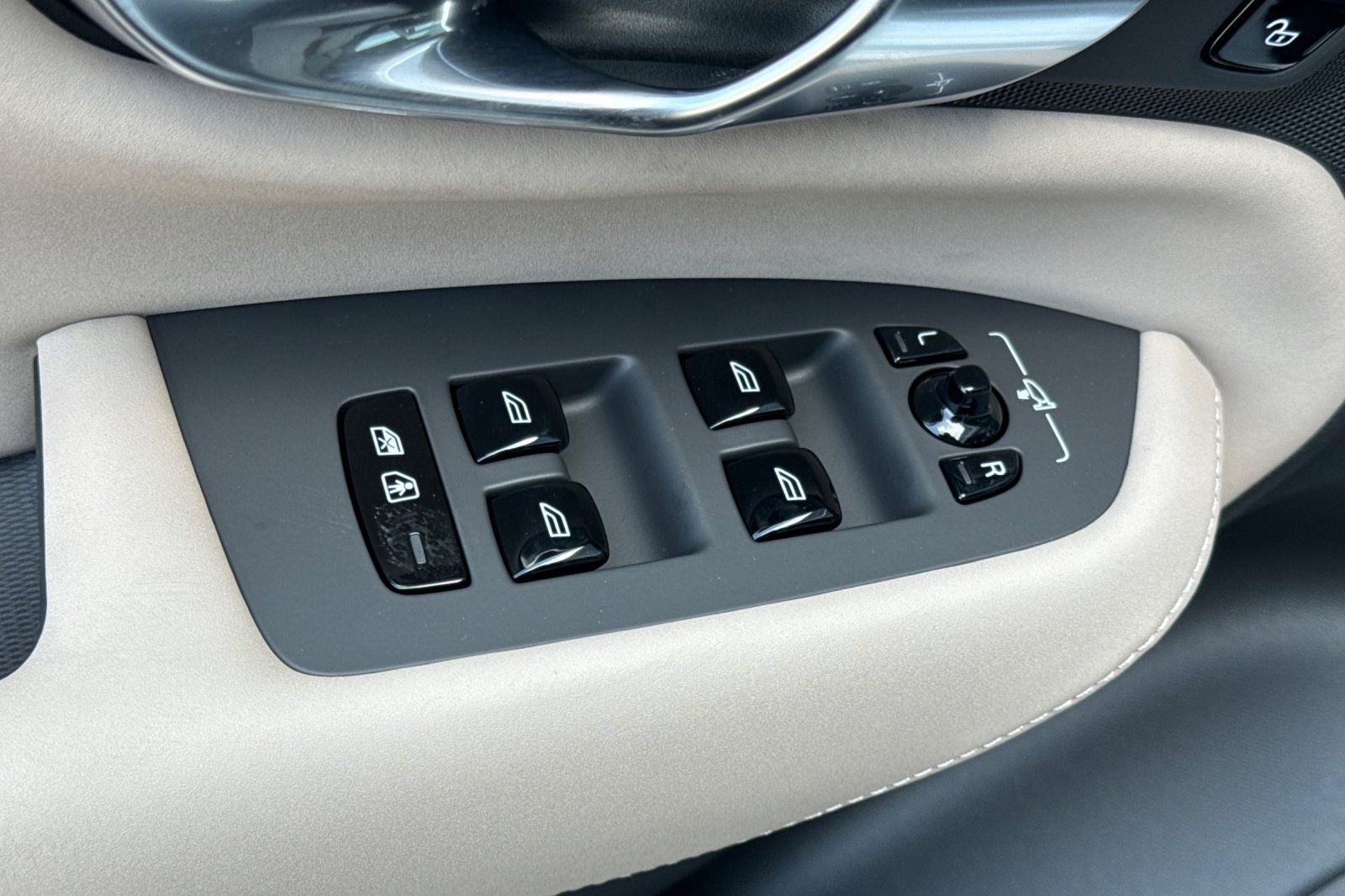 2026 Volvo XC90 Plug-In Hybrid T8 Plus 7 Passenger