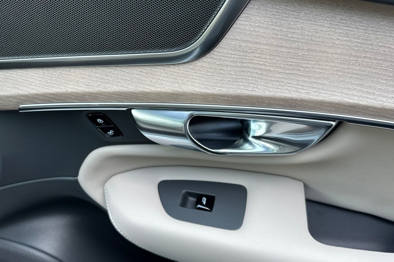 2026 Volvo XC90 Plug-In Hybrid T8 Plus 7 Passenger