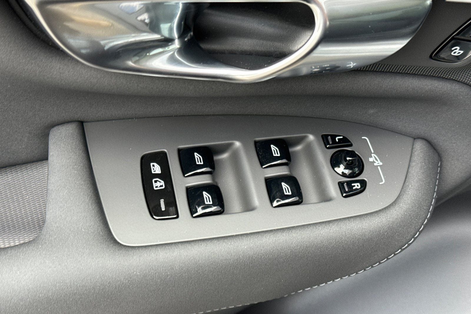 2026 Volvo XC90 Plug-In Hybrid T8 Plus 7 Passenger
