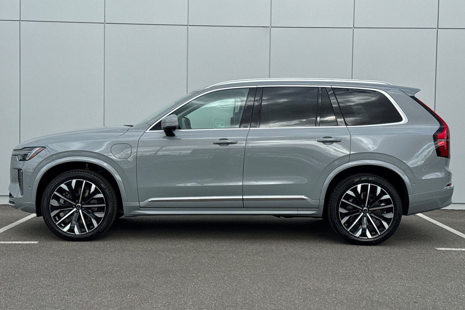 2026 Volvo XC90 Plug-In Hybrid T8 Plus 7 Passenger