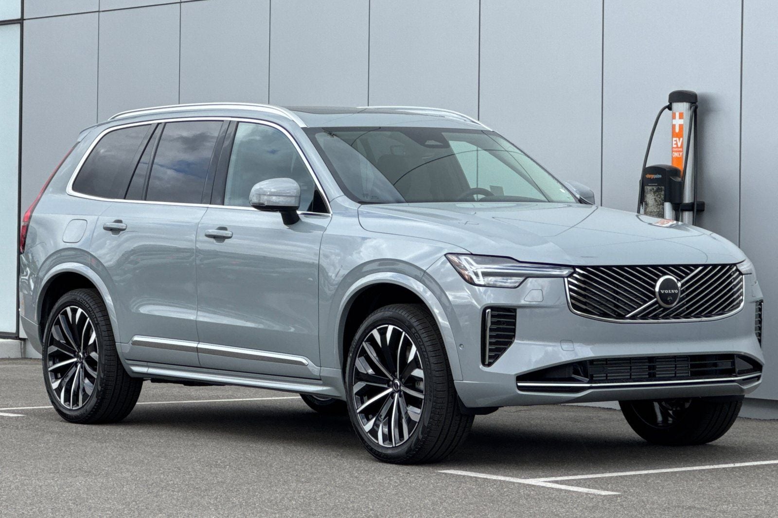 2026 Volvo XC90 Plug-In Hybrid T8 Plus 7 Passenger