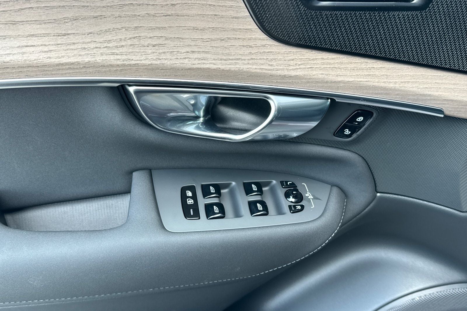 2026 Volvo XC90 Plug-In Hybrid T8 Plus 7 Passenger