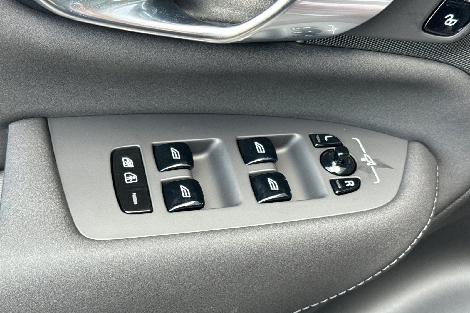 2026 Volvo XC90 Plug-In Hybrid T8 Plus 7 Passenger