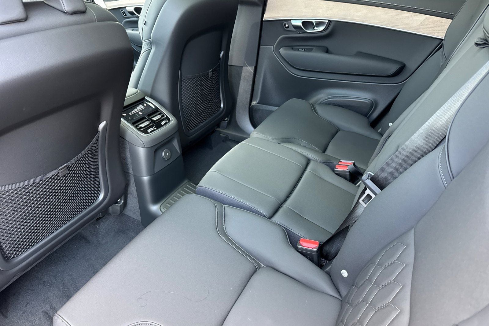 2026 Volvo XC90 Plug-In Hybrid T8 Plus 7 Passenger