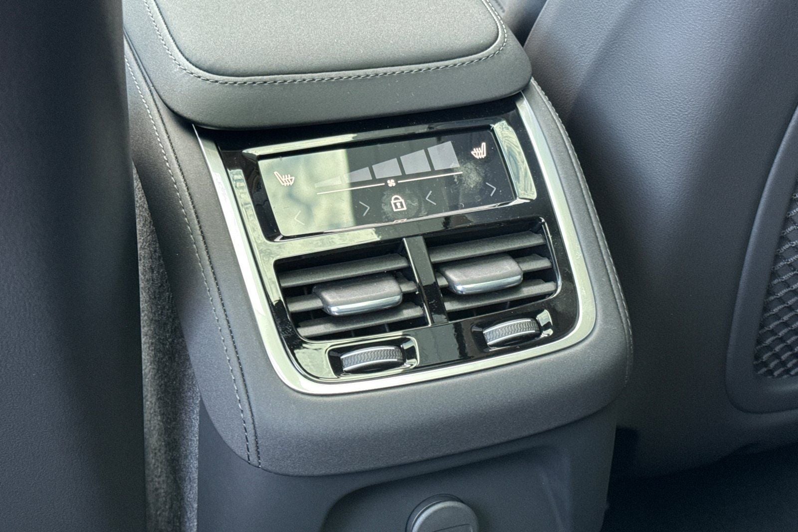 2026 Volvo XC90 Plug-In Hybrid T8 Plus 7 Passenger