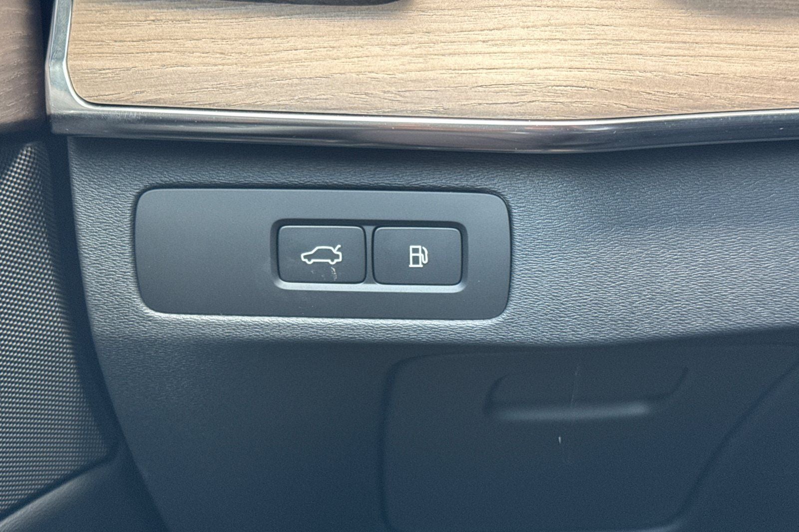 2026 Volvo XC90 Plug-In Hybrid T8 Plus 7 Passenger