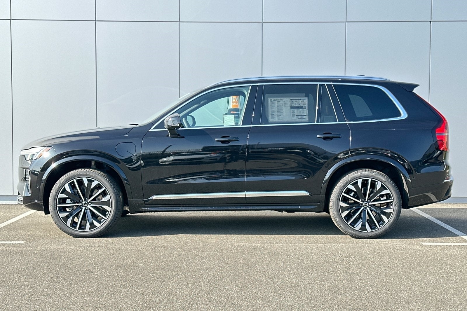 2026 Volvo XC90 Plug-In Hybrid T8 Plus 7 Passenger