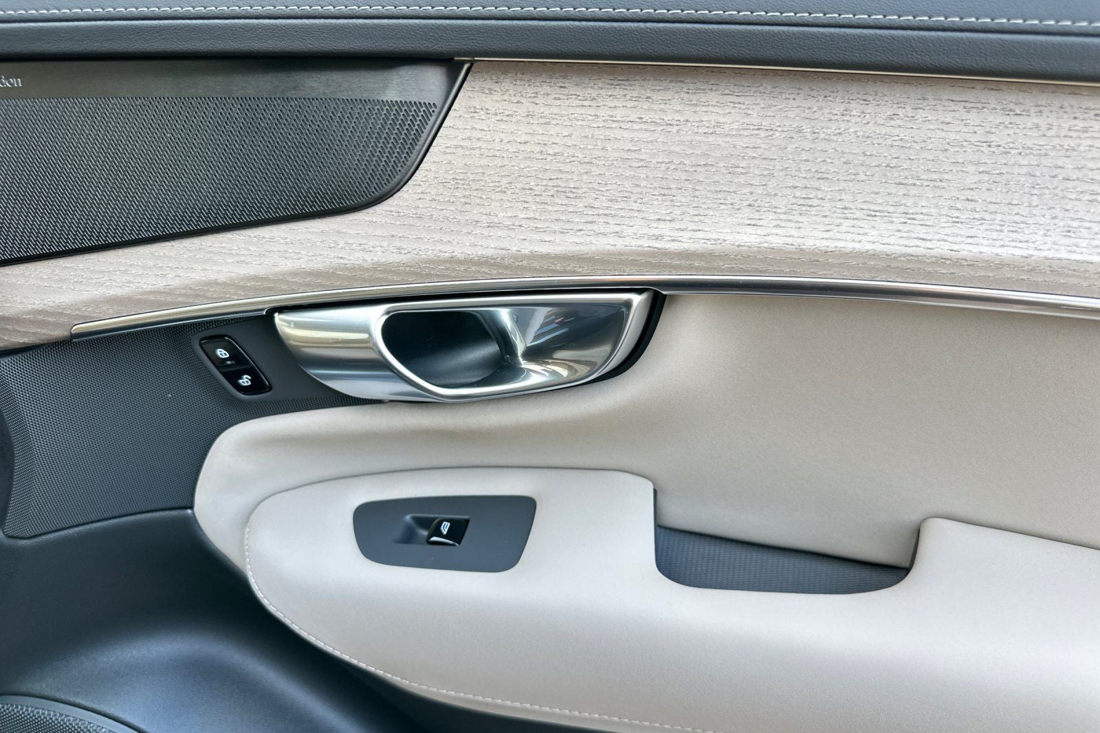 2026 Volvo XC90 Plug-In Hybrid T8 Plus 7 Passenger