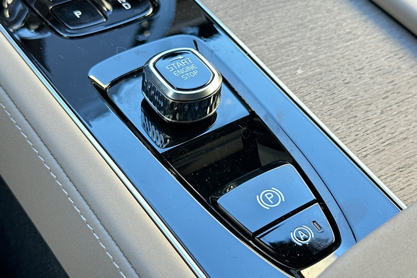 2026 Volvo XC90 Plug-In Hybrid T8 Plus 7 Passenger