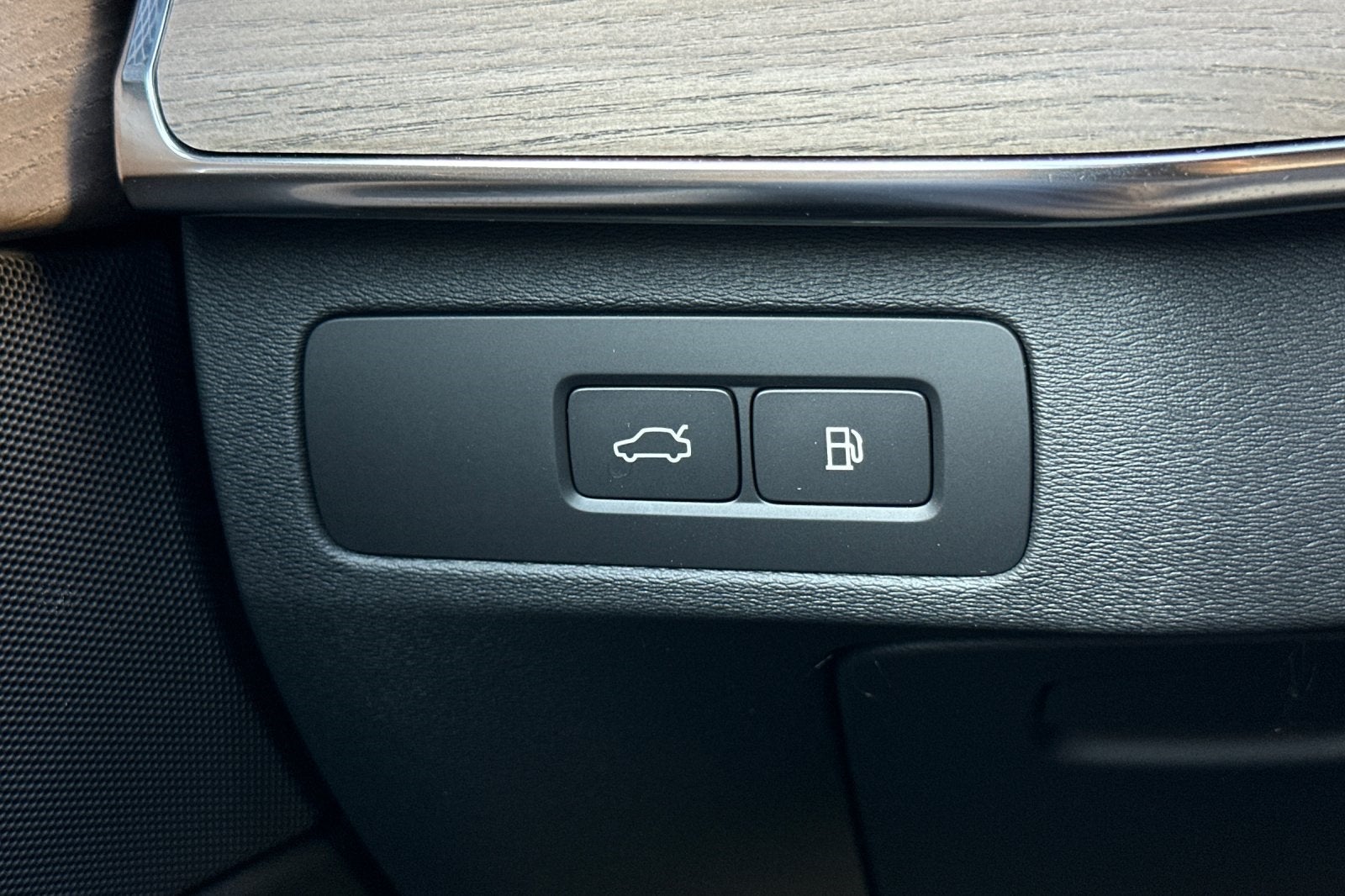 2026 Volvo XC90 Plug-In Hybrid T8 Plus 7 Passenger