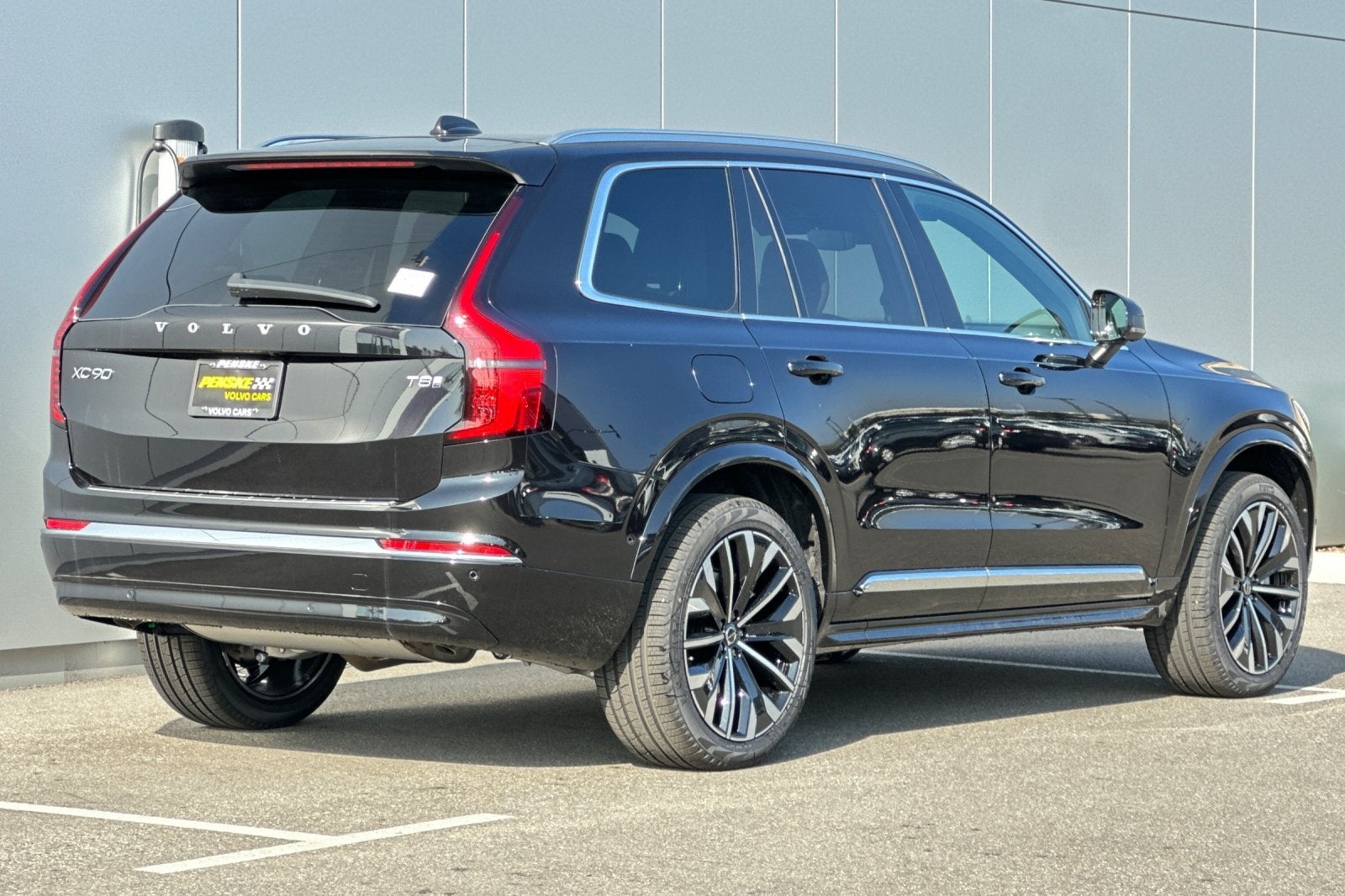 2026 Volvo XC90 Plug-In Hybrid T8 Plus 7 Passenger