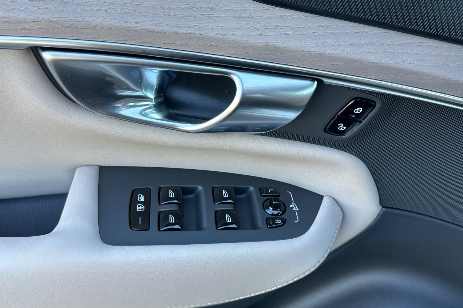 2026 Volvo XC90 Plug-In Hybrid T8 Plus 7 Passenger