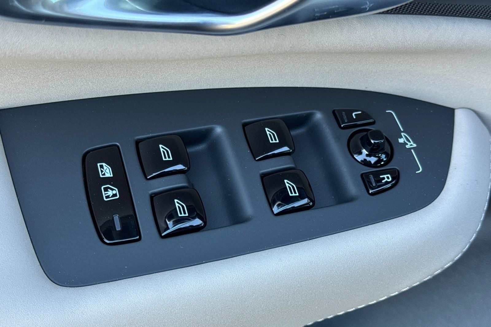 2026 Volvo XC90 Plug-In Hybrid T8 Plus 7 Passenger