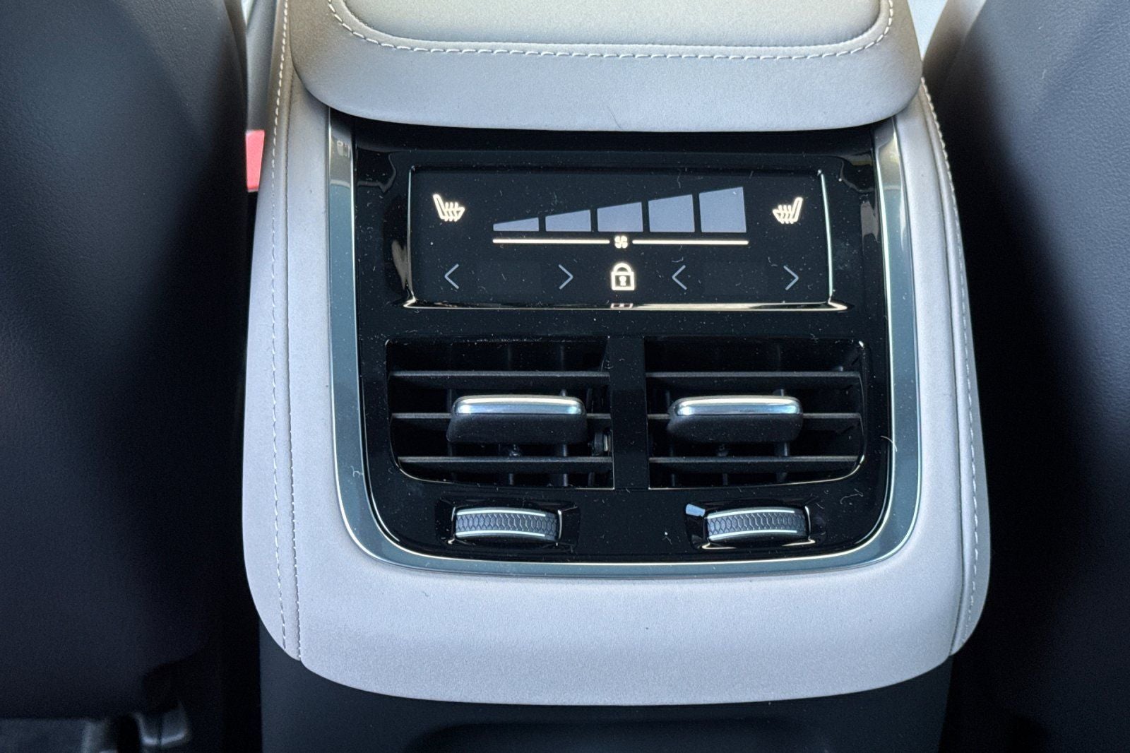 2026 Volvo XC90 Plug-In Hybrid T8 Plus 7 Passenger