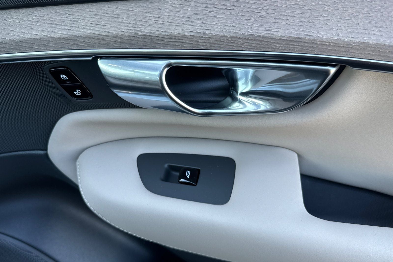 2026 Volvo XC90 Plug-In Hybrid T8 Plus 7 Passenger