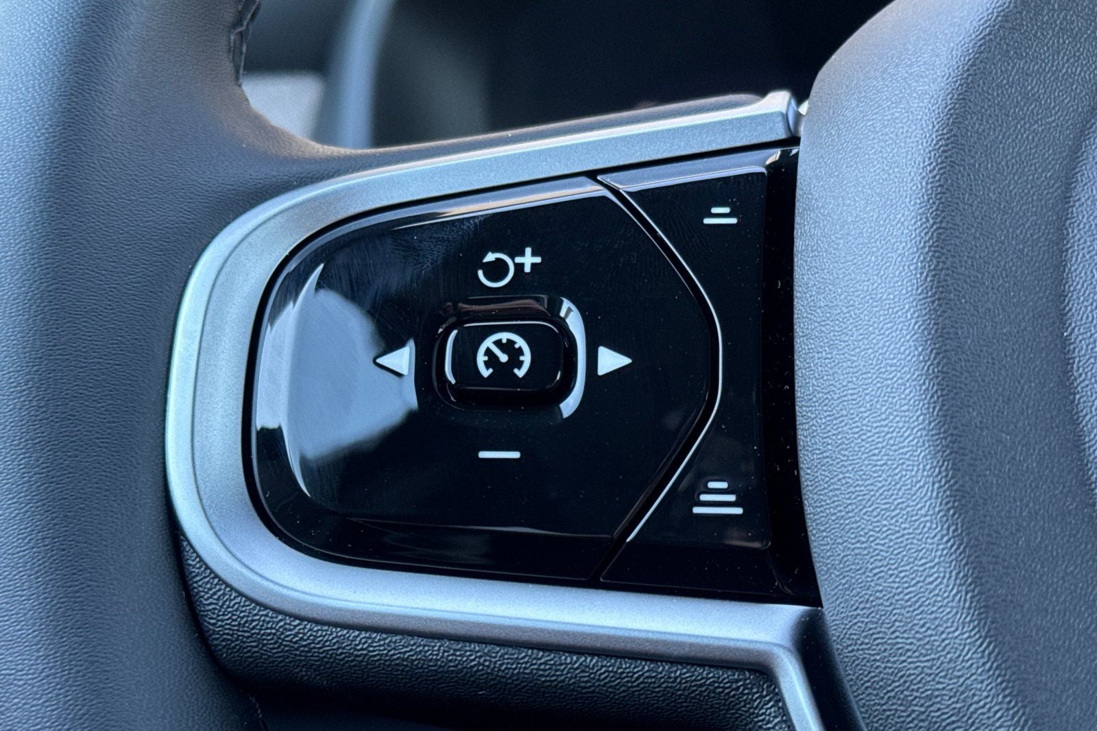 2026 Volvo XC90 Plug-In Hybrid T8 Plus 7 Passenger