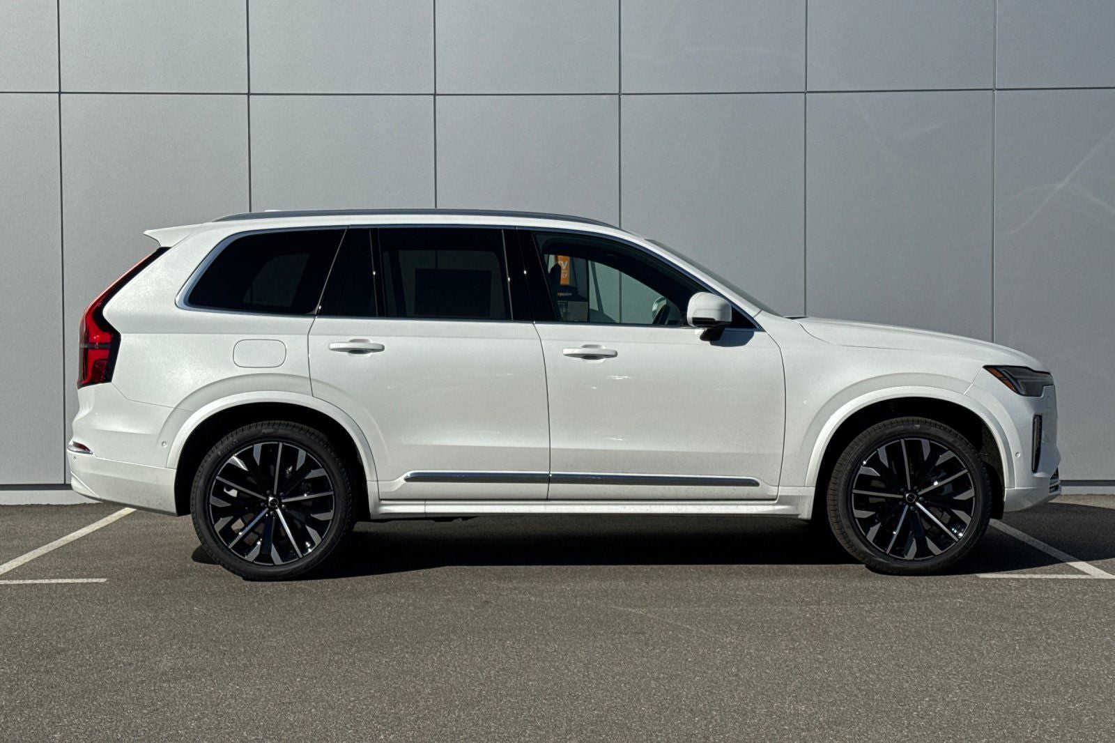 2026 Volvo XC90 Plug-In Hybrid T8 Plus 7 Passenger