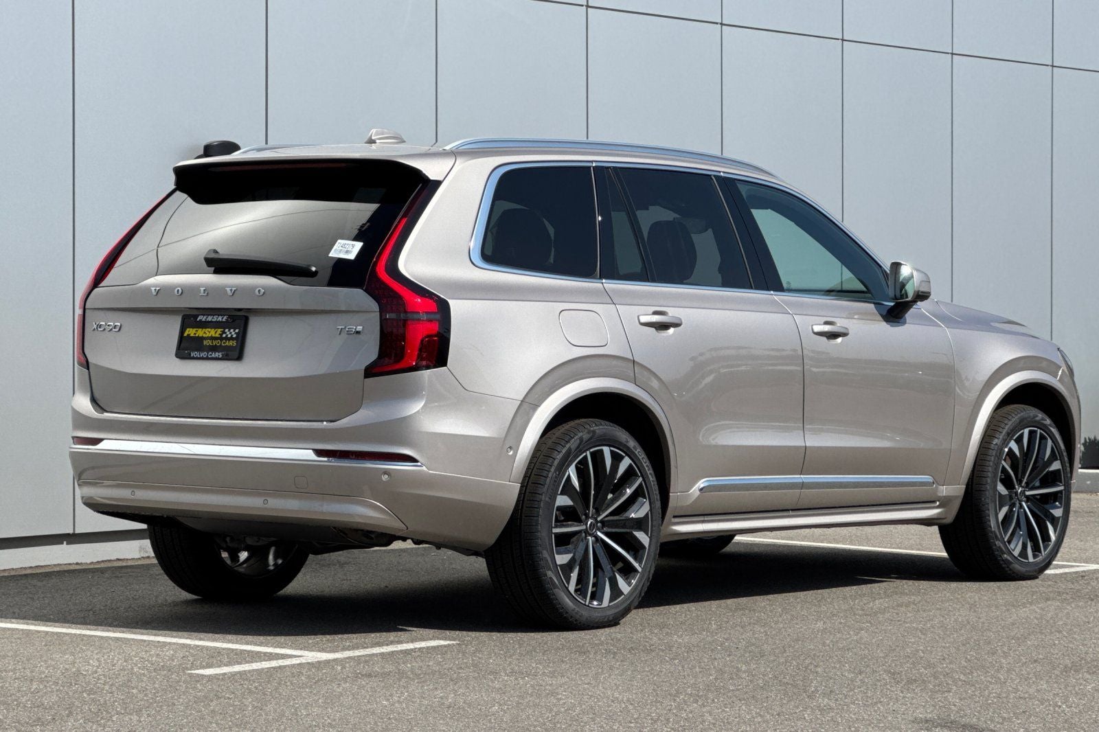 2026 Volvo XC90 Plug-In Hybrid T8 Plus 7 Passenger