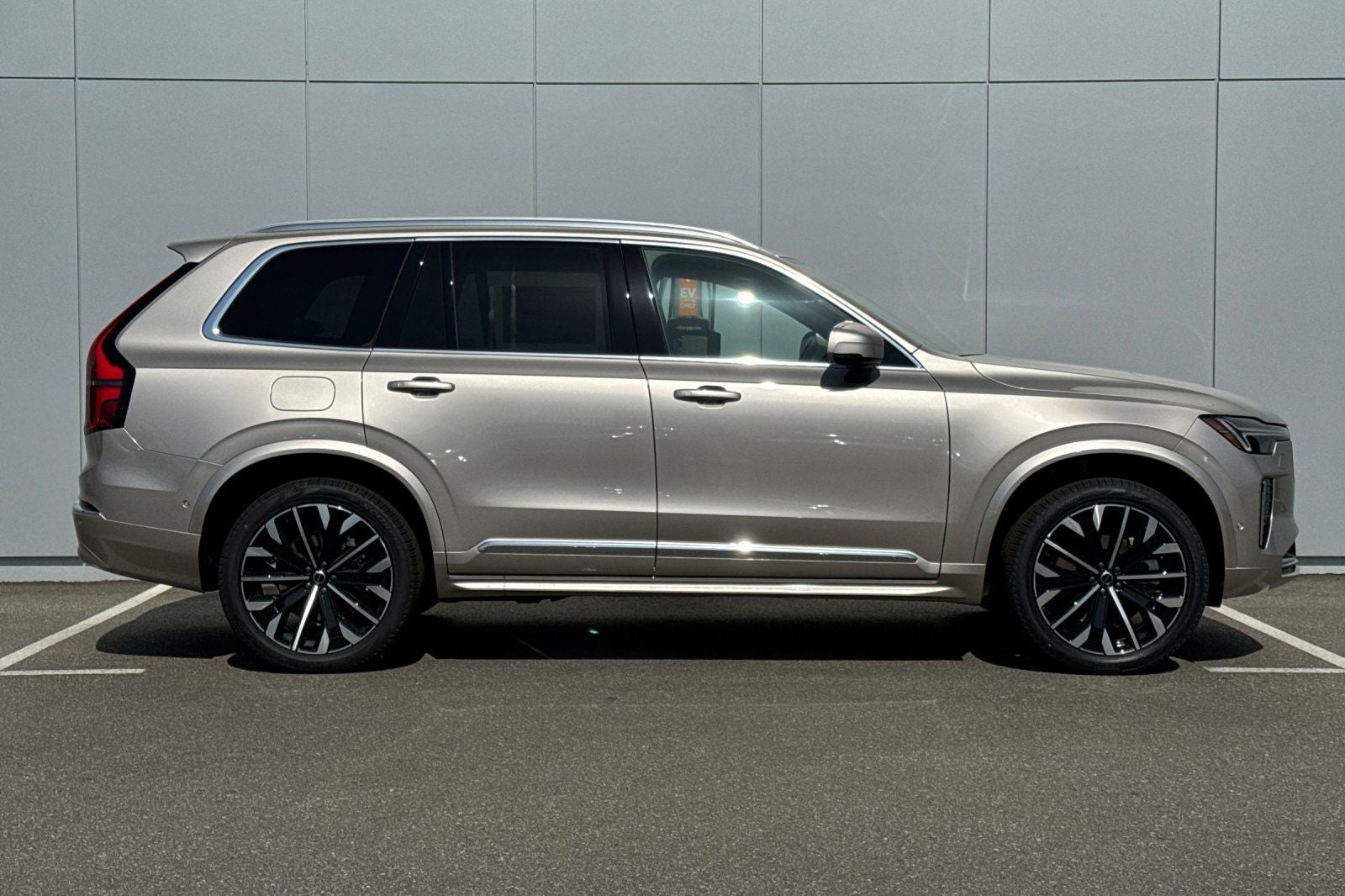2026 Volvo XC90 Plug-In Hybrid T8 Plus 7 Passenger