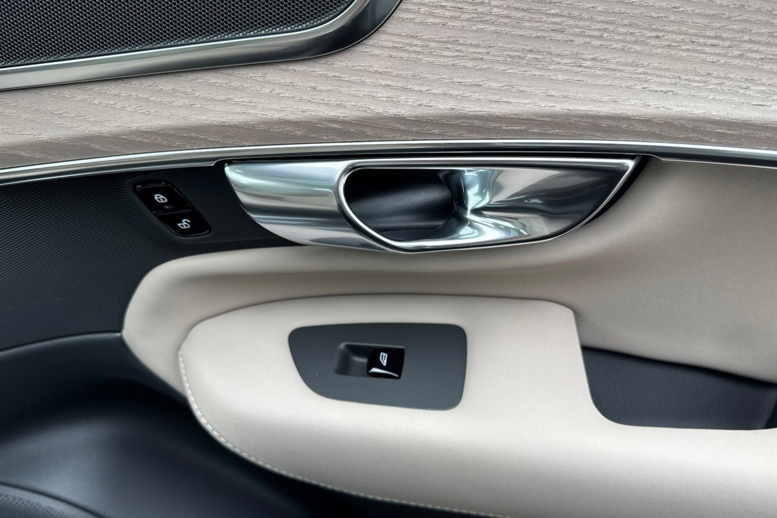 2026 Volvo XC90 Plug-In Hybrid T8 Plus 7 Passenger