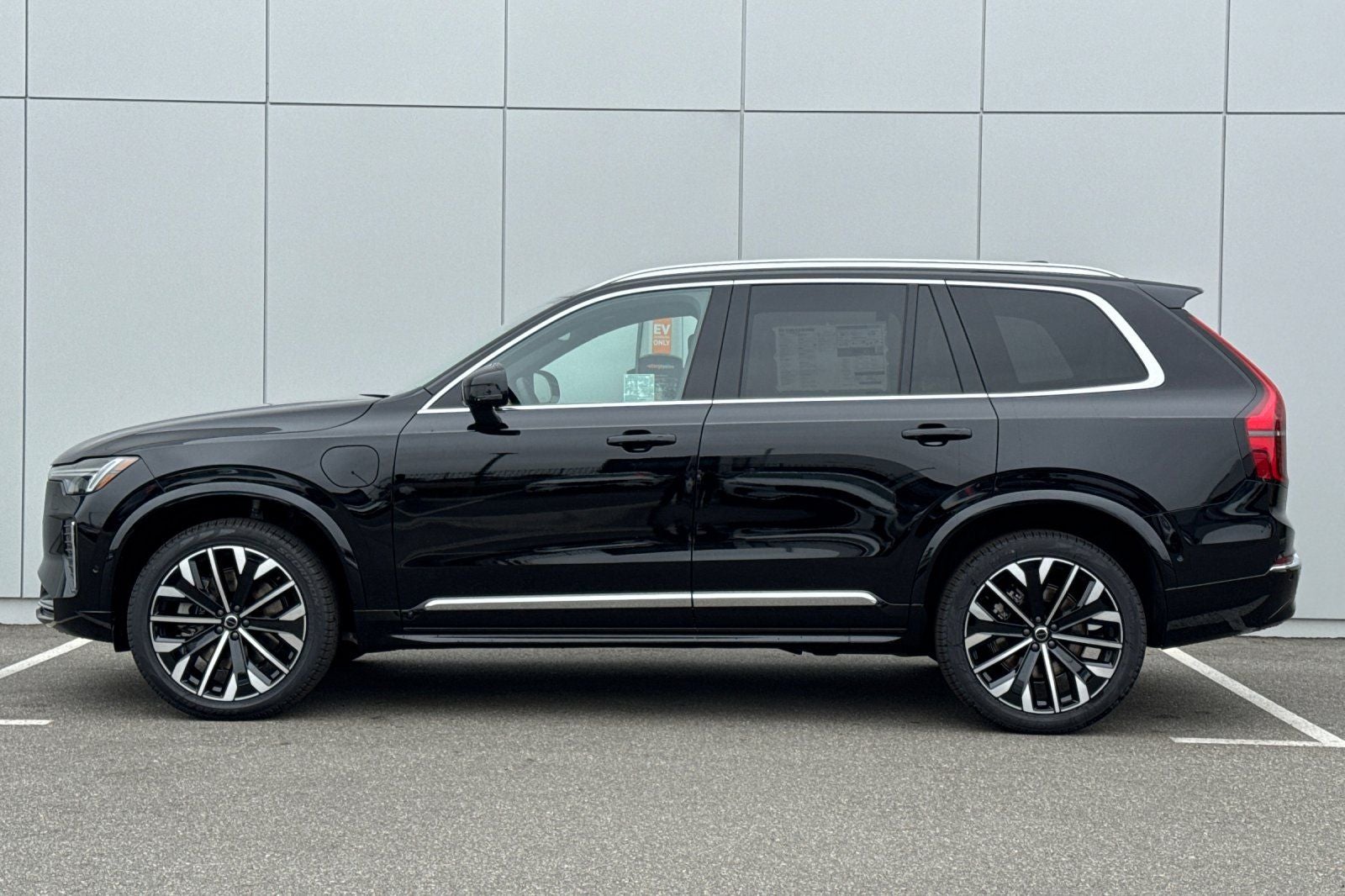 2026 Volvo XC90 Plug-In Hybrid T8 Plus 7 Passenger
