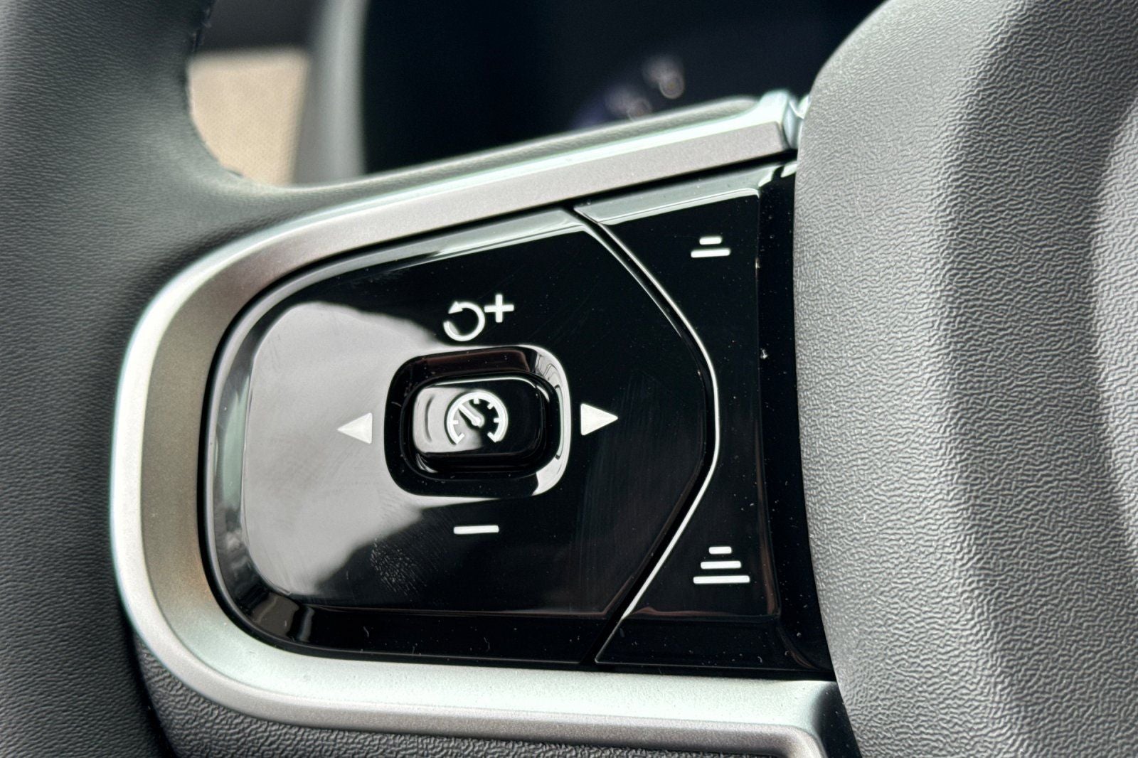 2026 Volvo XC90 Plug-In Hybrid T8 Plus 7 Passenger