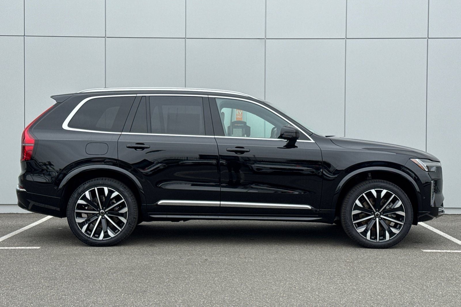 2026 Volvo XC90 Plug-In Hybrid T8 Plus 7 Passenger